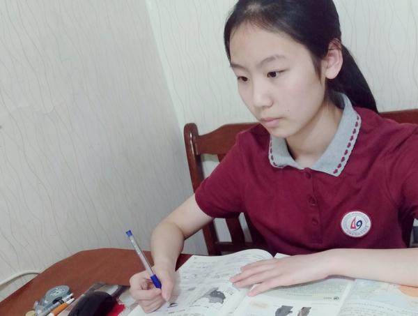 郑州49中学生线上学习 (3) 郑州49中学生线上学习 (3)